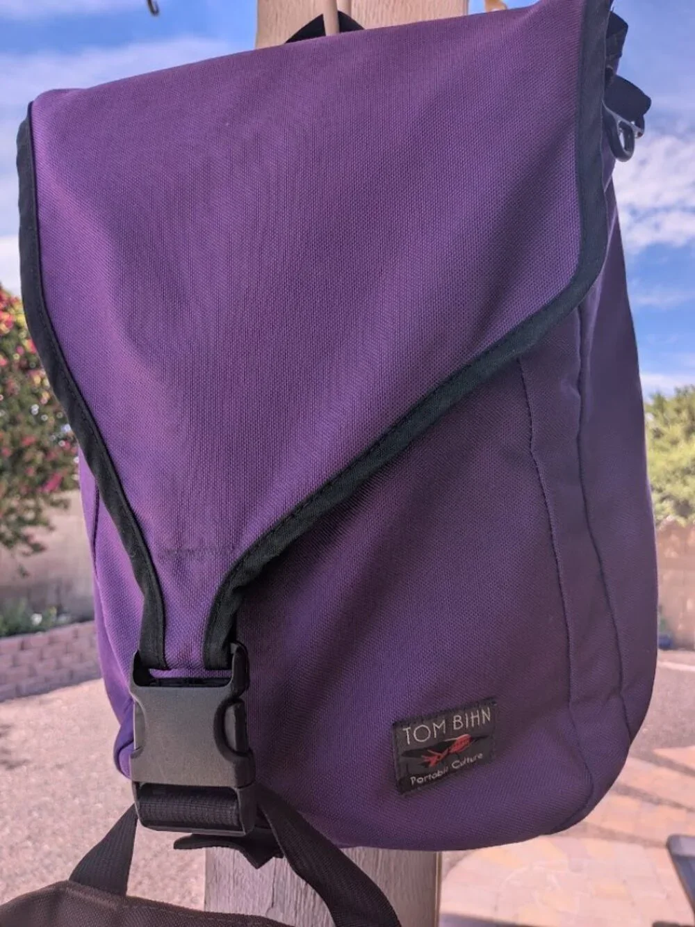TOM BIHN Ristretto 13 (Rare/Retired) Plum & Wasabi Cordura -- EDC Messenger bag. - Picture 3 of 6